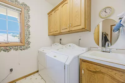 302 Fairway Drive, Casselton, ND 58012 - Photo 19