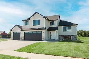 11 Sunset Ct, North Mankato, MN 56003 - Photo 1