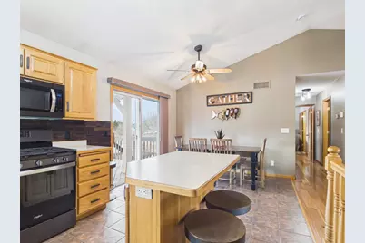 7587 Wellington Circle, North Branch, MN 55056 - Photo 9