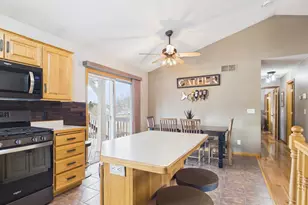 7587 Wellington Cir, North Branch, MN 55056 - Photo 9