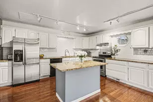 9516 Park Ave S, Bloomington, MN 55420 - Photo 3