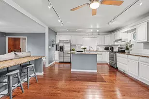 9516 Park Ave S, Bloomington, MN 55420 - Photo 5