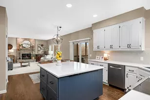 8595 Drake Ct, Chanhassen, MN 55317 - Photo 15