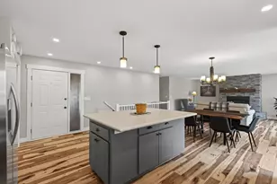 4637 Dale St N, Shoreview, MN 55126 - Photo 5