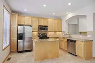 8296 Townsend Dr, Eden Prairie, MN 55344 - Photo 11