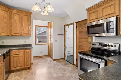 607 Simpson Street, Saint Paul, MN 55104 - Photo 9