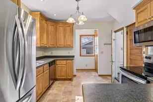 607 Simpson St, Saint Paul, MN 55104 - Photo 5