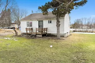 516 W Minnesota Ave, Mahnomen, MN 56557 - Photo 1