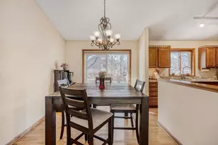 11926 Summerset Ln, Burnsville, MN 55337 - Photo 9