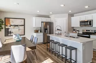 2135 Blf Hts Dr, Shakopee, MN 55379 - Photo 3