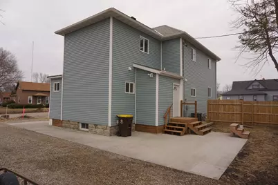 90 5th Avenue NW, Wells, MN 56097 - Photo 3