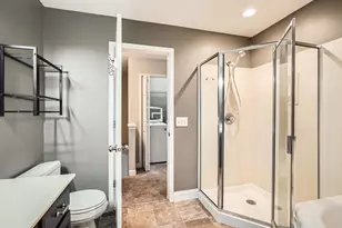 2029 Poppy Dr, Chanhassen, MN 55317 - Photo 9