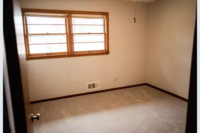 9216 Upton Avenue S, Bloomington, MN 55431 - Photo 9