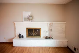 9216 Upton Ave S, Bloomington, MN 55431 - Photo 3