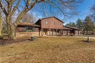 255 W 7th St, Gibbon, MN 55335 - Photo 5