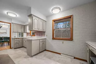 352 Cimarron Rd, Apple Valley, MN 55124 - Photo 25