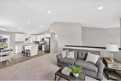 1756 Squirrel Way, New Richmond, WI 54017 - Photo 5