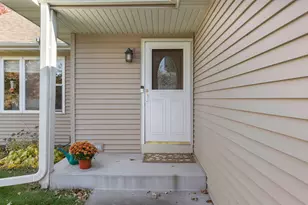 7887 Dempsey Way, Inver Grove Heights, MN 55076 - Photo 3