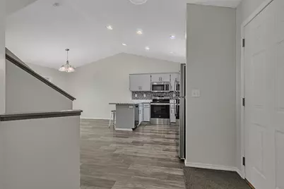 6429 Savanna Court, Saint Cloud, MN 56303 - Photo 5