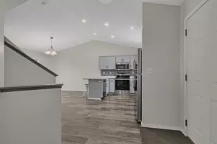 6429 Savanna Ct, Saint Cloud, MN 56303 - Photo 5