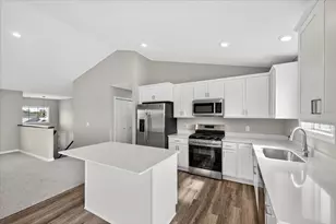 1748 Squirrel Way, New Richmond, WI 54017 - Photo 11