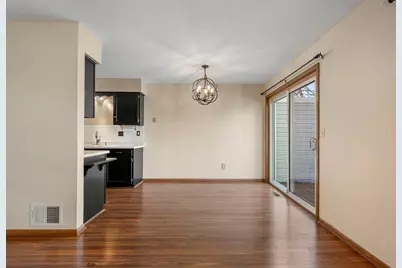 2505 Geranium Avenue E, Maplewood, MN 55119 - Photo 15