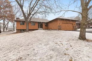 1954 W Highview Dr, Sauk Rapids, MN 56379 - Photo 1