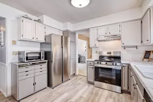 16200 Hyland Ave, Lakeville, MN 55044 - Photo 9