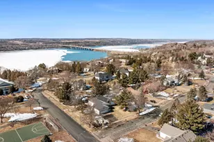 1431 Hazelcrest Dr, Hudson, WI 54016 - Photo 27