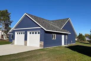 916 NW 7th Ave NW, Perham, MN 56573 - Photo 9