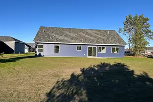 916 NW 7th Ave NW, Perham, MN 56573 - Photo 11