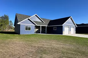 916 NW 7th Ave NW, Perham, MN 56573 - Photo 13