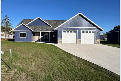 916 NW 7th Avenue NW, Perham, MN 56573 - Photo 1