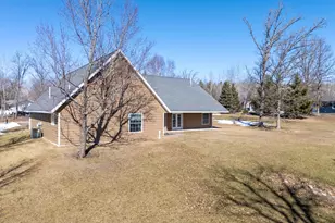 1212 McGuire Ln, Grand Rapids, MN 55744 - Photo 5