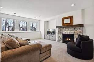 1886 Della Dr, Chanhassen, MN 55317 - Photo 49