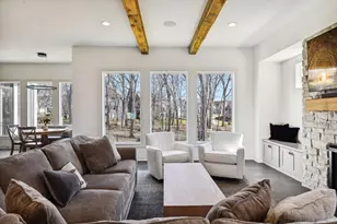 1886 Della Dr, Chanhassen, MN 55317 - Photo 9