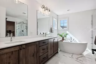 1886 Della Dr, Chanhassen, MN 55317 - Photo 35