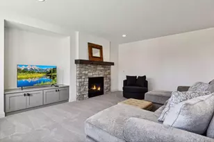 1886 Della Dr, Chanhassen, MN 55317 - Photo 51