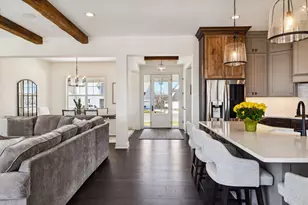 1886 Della Dr, Chanhassen, MN 55317 - Photo 5