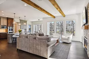 1886 Della Dr, Chanhassen, MN 55317 - Photo 7