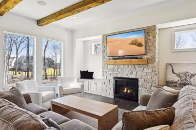 1886 Della Drive, Chanhassen, MN 55317 - Photo 9