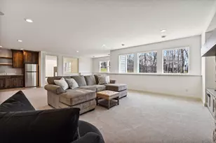 1886 Della Dr, Chanhassen, MN 55317 - Photo 53