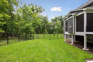 1886 Della Dr, Chanhassen, MN 55317 - Photo 63