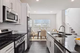 3139 Clover Ridge Dr, Chaska, MN 55318 - Photo 11