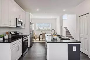 3139 Clover Ridge Dr, Chaska, MN 55318 - Photo 3