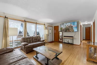 902 7th Avenue E, Shakopee, MN 55379 - Photo 5