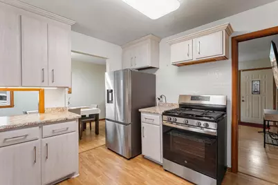 902 7th Avenue E, Shakopee, MN 55379 - Photo 9