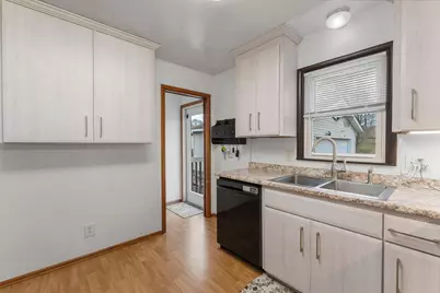 902 7th Avenue E, Shakopee, MN 55379 - Photo 11