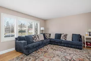 11712 Galtier Dr, Burnsville, MN 55337 - Photo 5