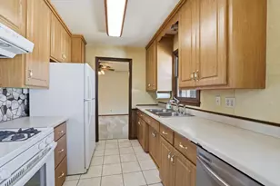 8735 Greystone Ave S, Cottage Grove, MN 55016 - Photo 7